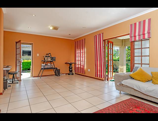 4 BEDROOM HOUSE FOR SALE IN SUMMERSET
